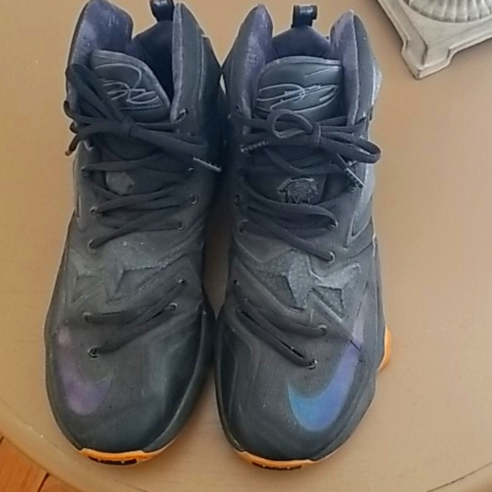 Tennis Shoes